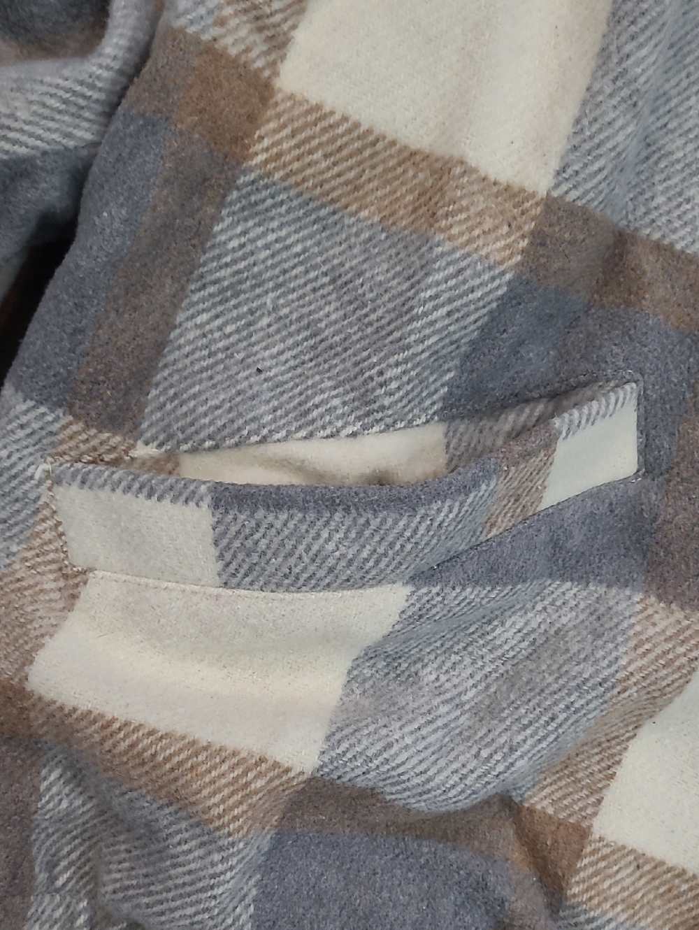 Dear John Plaid Button-Up Jacket - Cream & Gray Size  Large - Picture 3 of 7